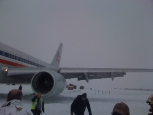 AA 757 skids off runway on 12/29/2010